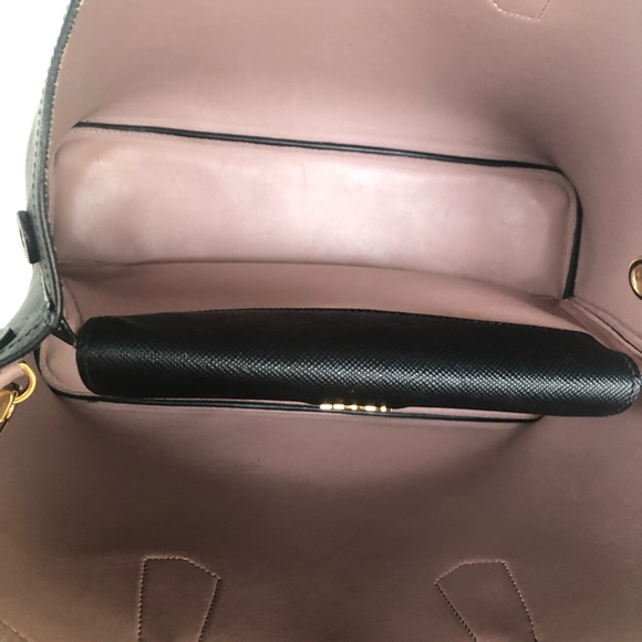 100% Authenticity Prada Large Black Saffiano Leather Tote - Picture 15 of 16